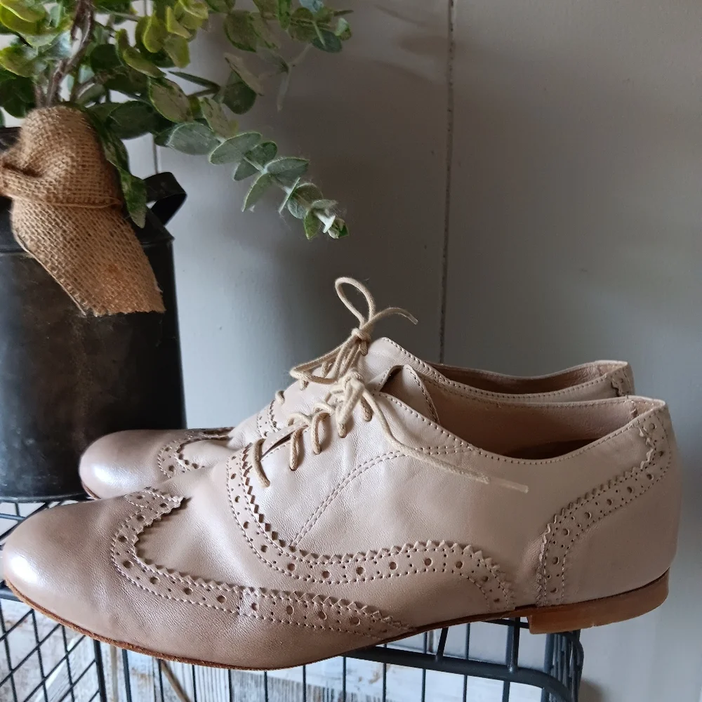 Garnet Hill Women's Taupe Leather Wingtip Oxfords